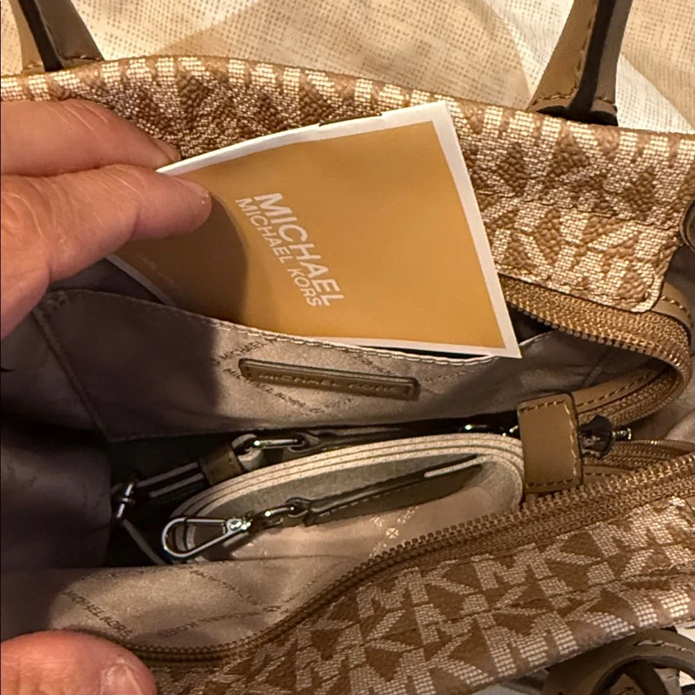 Michael Kors Beige and Cream Satchel - Picture 2 of 5